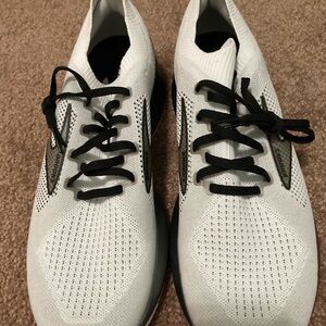 NEW Men’s Brooks Levitate Athletic Shoes Size 10